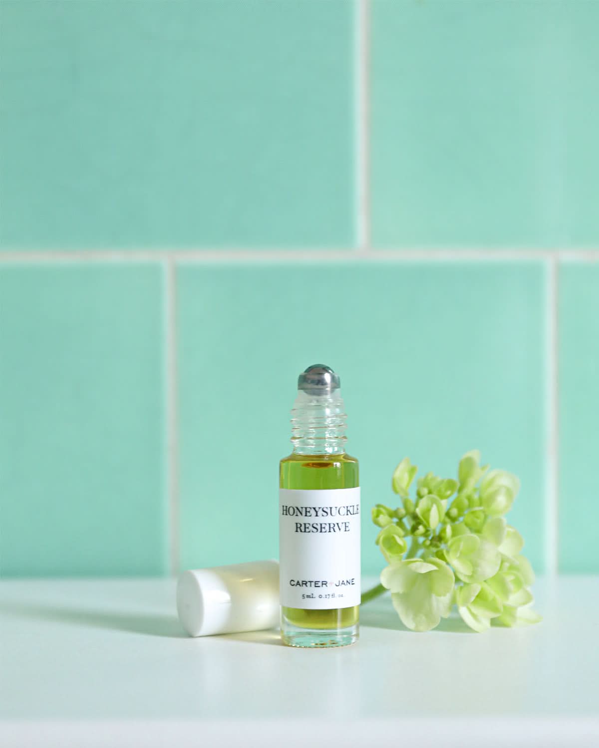 Honeysuckle Reserve Roll-on Aroma – Carter + Jane